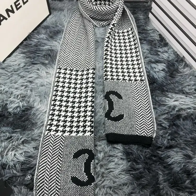 CHANEL Houndstooth Double C Logo Scarf