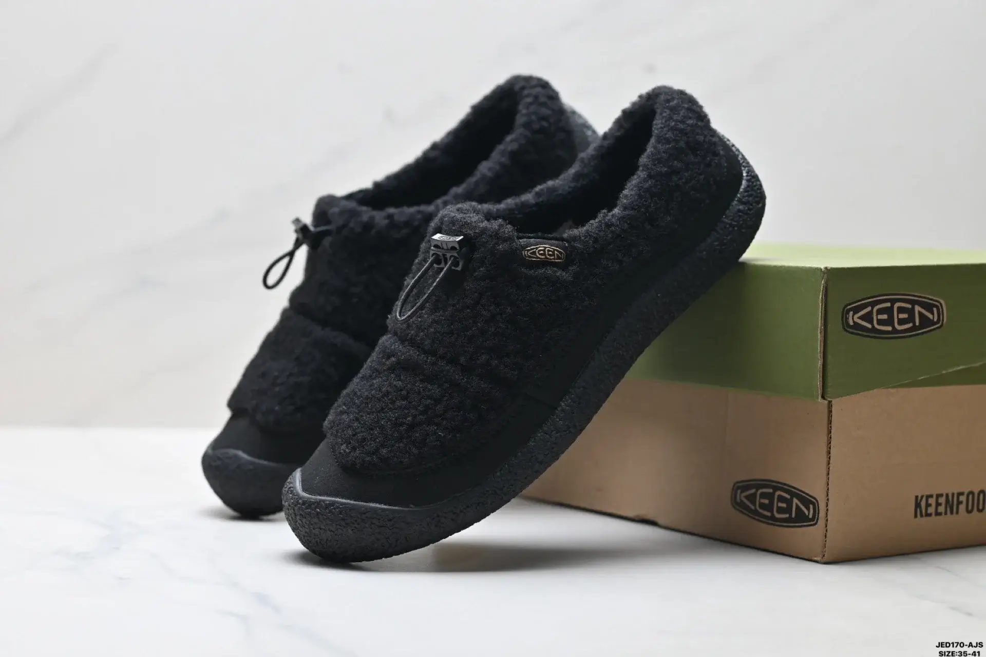 KEEN Black Fleece Slip-On