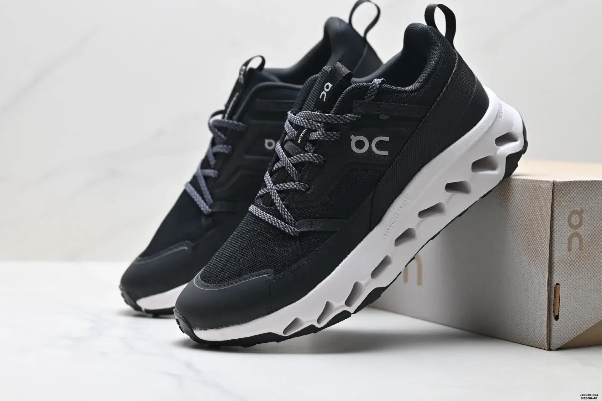 On Running Shoes: Mesh Upper & Cloud Midsole