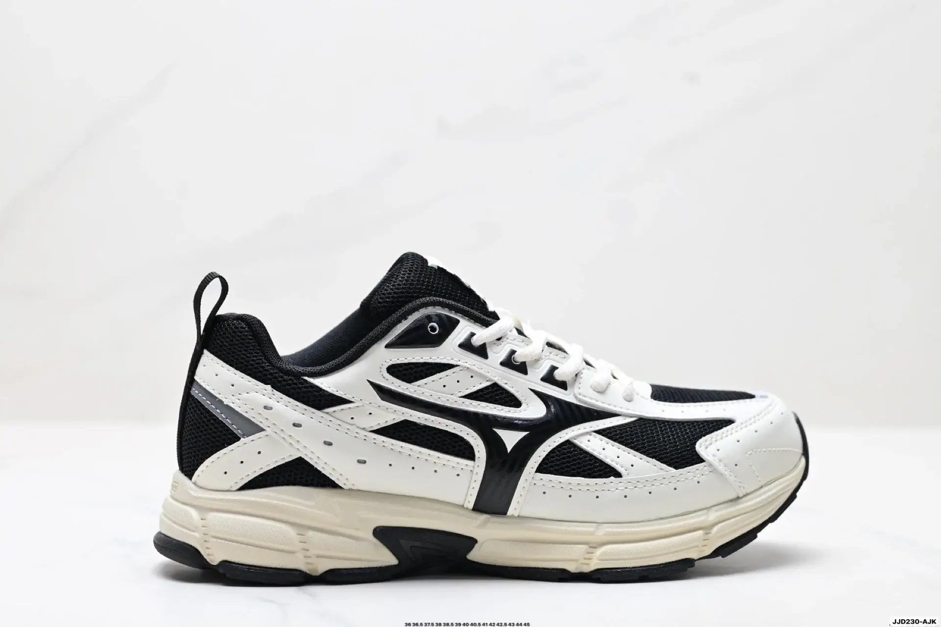 Mizuno Black White Running Shoes