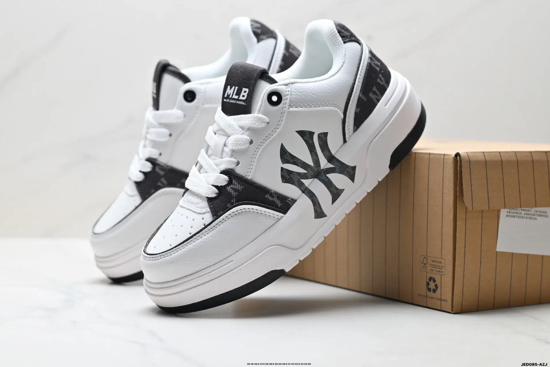 MLB NY Logo Casual Sneakers