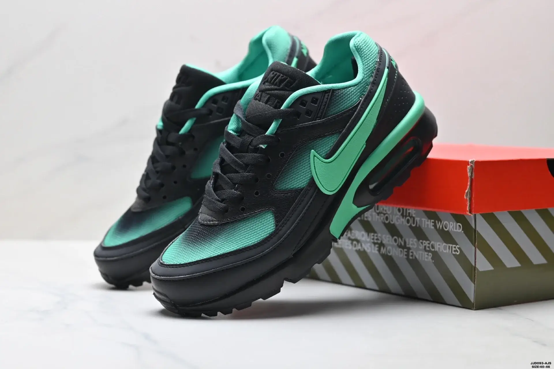 Nike Air Max: Black & Mint Green Mesh